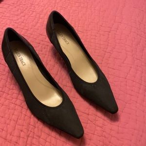 Black nylon Ellen Tracy kitten heels